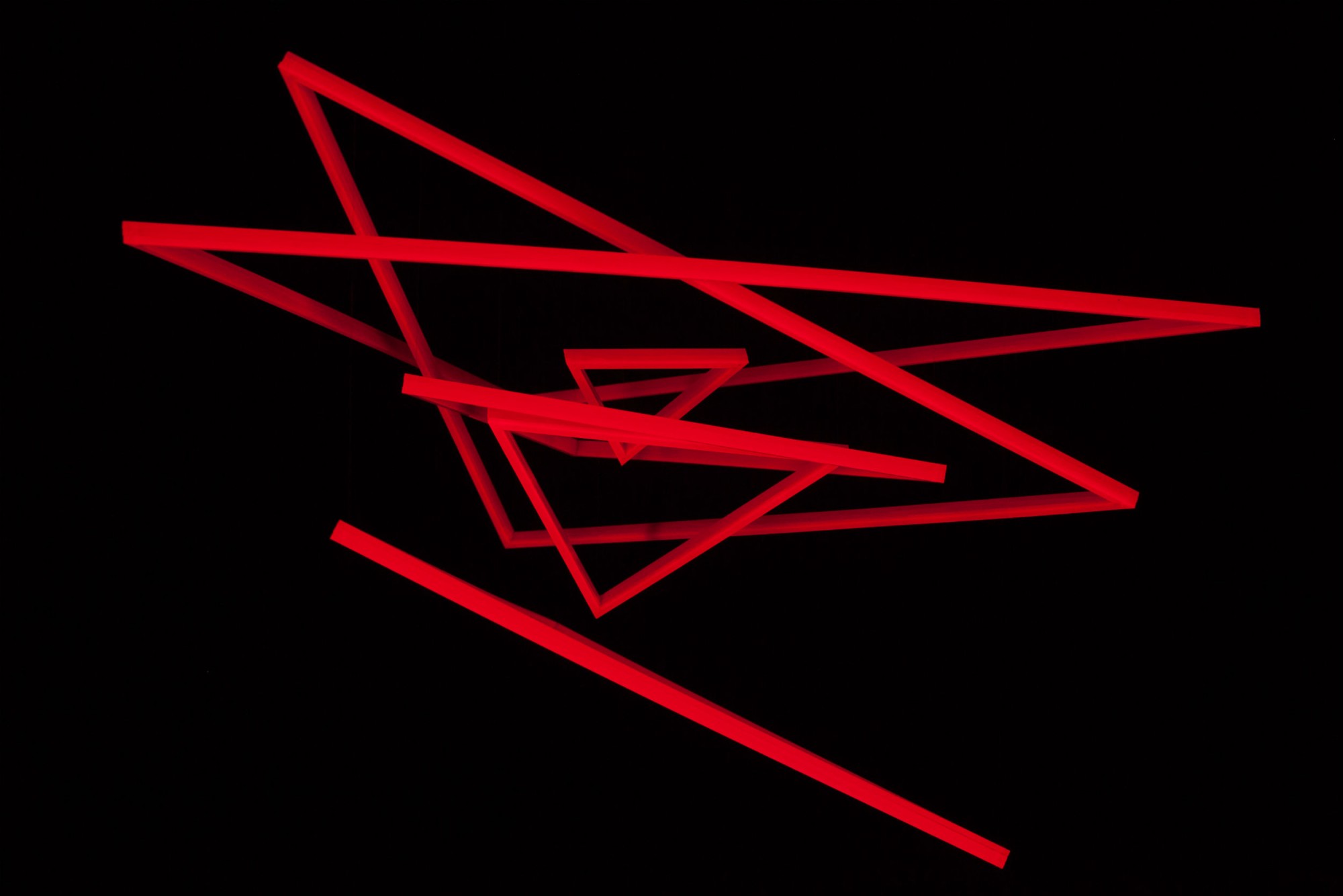 Trianguconcentricos_Rouge_Fluo_2.jpg